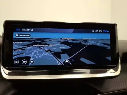 Photo 65 Peugeot 2008  Hybrid 136 e-DCS6