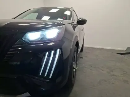 Photo 38 Peugeot 2008  Hybrid 136 e-DCS6