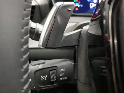 Photo 59 Peugeot 2008  Hybrid 136 e-DCS6