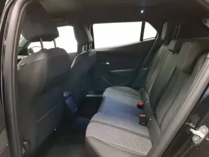 Photo 13 Peugeot 2008  Hybrid 136 e-DCS6