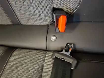 Photo 76 Peugeot 2008  Hybrid 136 e-DCS6