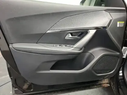 Photo 16 Peugeot 2008  Hybrid 136 e-DCS6