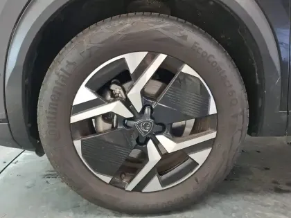 Photo 50 Peugeot 2008  Hybrid 136 e-DCS6