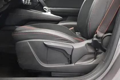 Photo 37 Renault Captur  E-Tech 145 - 21B