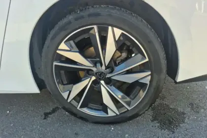 Photo 14 Peugeot 308  SW PureTech 130ch S&S BVM6