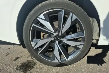 Photo 117 Peugeot 308  SW PureTech 130ch S&S BVM6