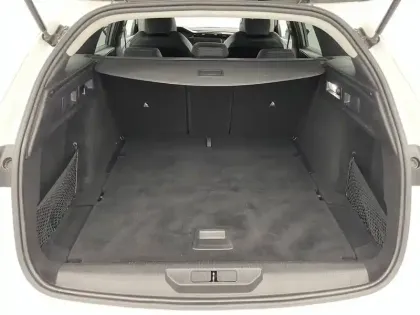 Photo 32 Peugeot 308  SW PureTech 130ch S&S BVM6