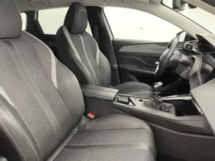 Photo 150 Peugeot 308  SW PureTech 130ch S&S BVM6