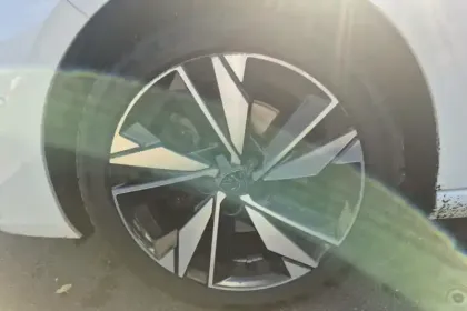 Photo 11 Peugeot 308  SW PureTech 130ch S&S BVM6