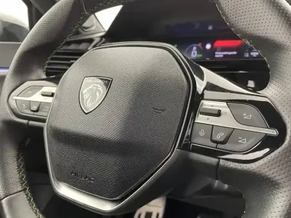 Photo 27 Peugeot 308  PHEV 225 e-EAT8