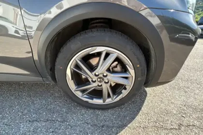 Photo 13 DS DS 7 DS7 Crossback Hybride E-Tense 225 EAT8