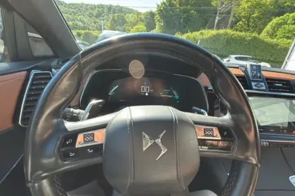 Photo 17 DS DS 7 DS7 Crossback Hybride E-Tense 225 EAT8