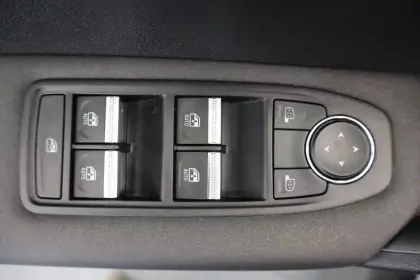 Photo 26 Renault Symbioz  E-Tech full hybrid 145