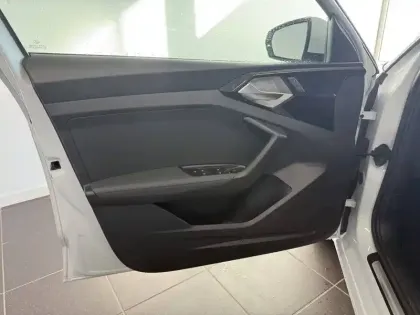 Photo 8 Audi A1  Sportback 25 TFSI 95 ch S tronic 7