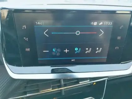 Photo 18 Peugeot 208  PureTech 75 S&S BVM5