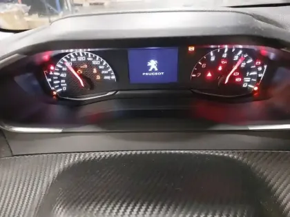 Photo 49 Peugeot 208  PureTech 75 S&S BVM5