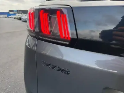 Photo 16 Peugeot 3008  Hybrid 225 e-EAT8