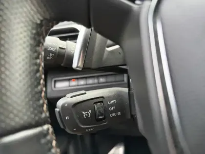 Photo 18 Peugeot 3008  Hybrid 225 e-EAT8