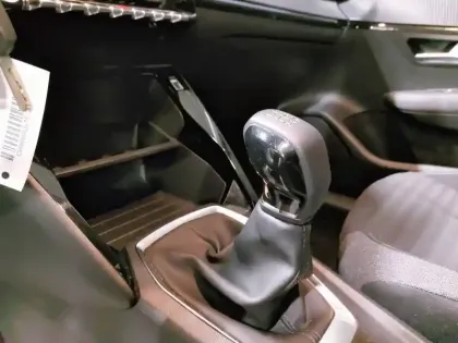 Photo 53 Peugeot 208  PureTech 75 S&S BVM5