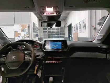 Photo 17 Peugeot 208  PureTech 75 S&S BVM5