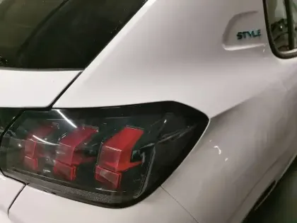 Photo 56 Peugeot 208  PureTech 75 S&S BVM5