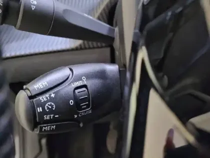 Photo 73 Peugeot 208 Gén. II Ph1 NG Active Pack 5