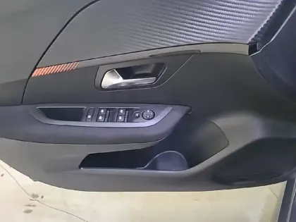 Photo 49 Peugeot 208  BlueHDi 100 S&S BVM6