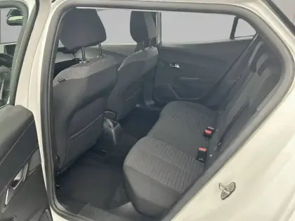 Photo 31 Peugeot 2008  BlueHDi 110 S&S BVM6