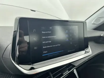 Photo 39 Peugeot 2008  BlueHDi 110 S&S BVM6