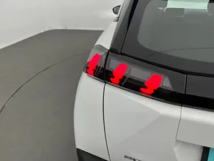 Photo 36 Peugeot 2008  BlueHDi 110 S&S BVM6