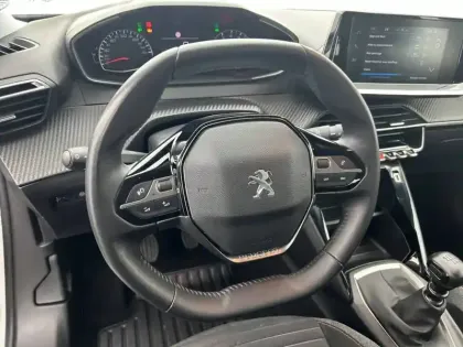 Photo 28 Peugeot 2008  BlueHDi 110 S&S BVM6