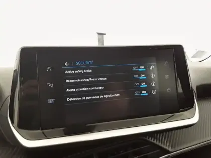 Photo 19 Peugeot 2008  BlueHDi 110 S&S BVM6