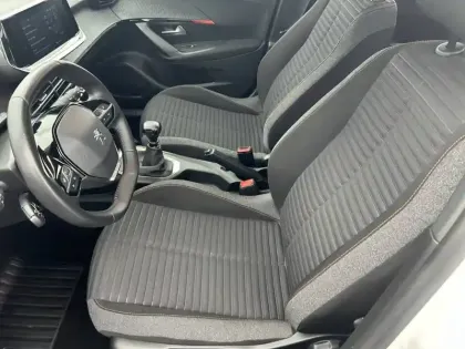 Photo 30 Peugeot 2008  BlueHDi 110 S&S BVM6