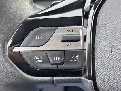 Photo 17 Peugeot 308  SW BlueHDi 130ch S&S EAT8