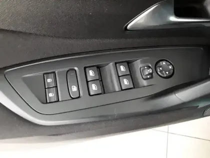 Photo 40 Peugeot 308  SW BlueHDi 130ch S&S EAT8