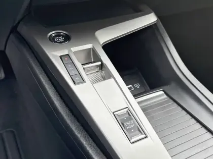 Photo 13 Peugeot 308  SW BlueHDi 130ch S&S EAT8