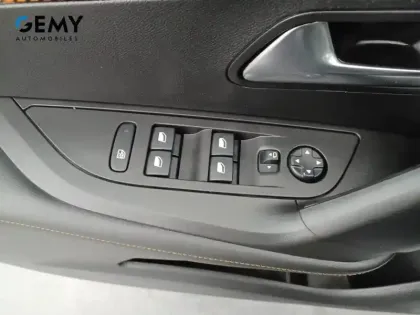 Photo 11 Peugeot 2008  PureTech 130 S&S EAT8