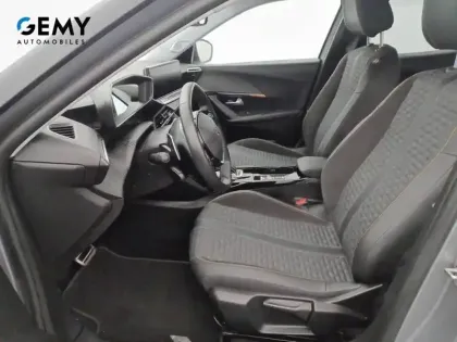 Photo 8 Peugeot 2008  PureTech 130 S&S EAT8