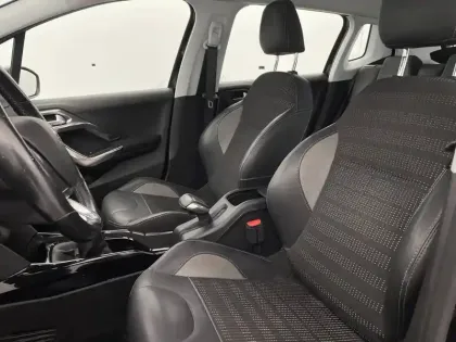 Photo 13 Peugeot 2008  BlueHDi 100ch S&S BVM5