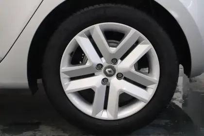 Photo 7 Renault Clio  E-Tech 140