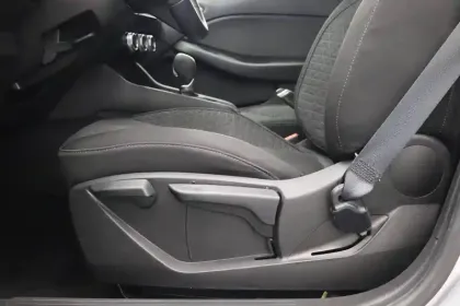 Photo 23 Renault Clio  E-Tech 140