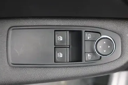 Photo 24 Renault Clio  E-Tech 140