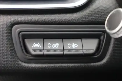 Photo 28 Renault Clio  E-Tech 140