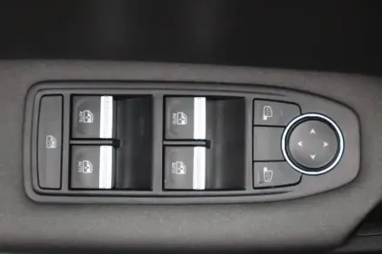 Photo 13 Renault Symbioz  E-Tech full hybrid 145