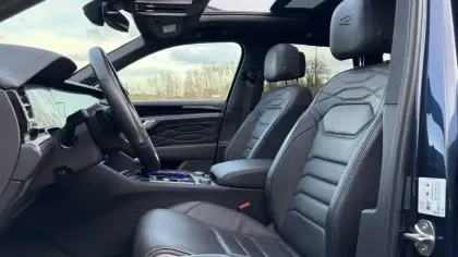 Photo 5 Volkswagen Touareg  3.0 V6 eHybrid 462 ch Tiptronic 8 4Motion