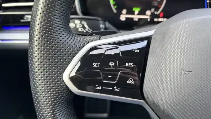 Photo 22 Volkswagen Touareg  3.0 V6 eHybrid 462 ch Tiptronic 8 4Motion