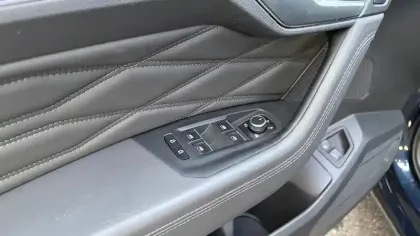 Photo 16 Volkswagen Touareg  3.0 V6 eHybrid 462 ch Tiptronic 8 4Motion