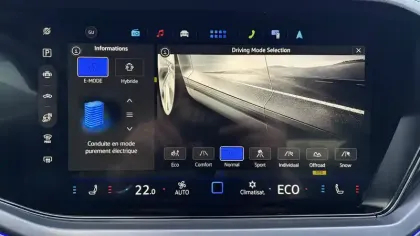 Photo 28 Volkswagen Touareg  3.0 V6 eHybrid 462 ch Tiptronic 8 4Motion