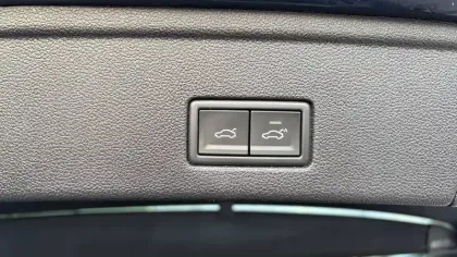 Photo 8 Volkswagen Touareg  3.0 V6 eHybrid 462 ch Tiptronic 8 4Motion