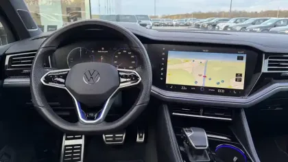 Photo 12 Volkswagen Touareg  3.0 V6 eHybrid 462 ch Tiptronic 8 4Motion